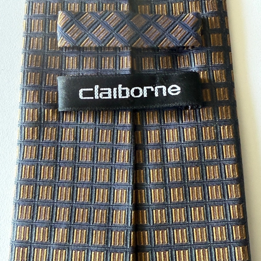 Claiborne Mens Silk Necktie Gold Navy Blue Geometric Grid Pattern Hand Made 4in